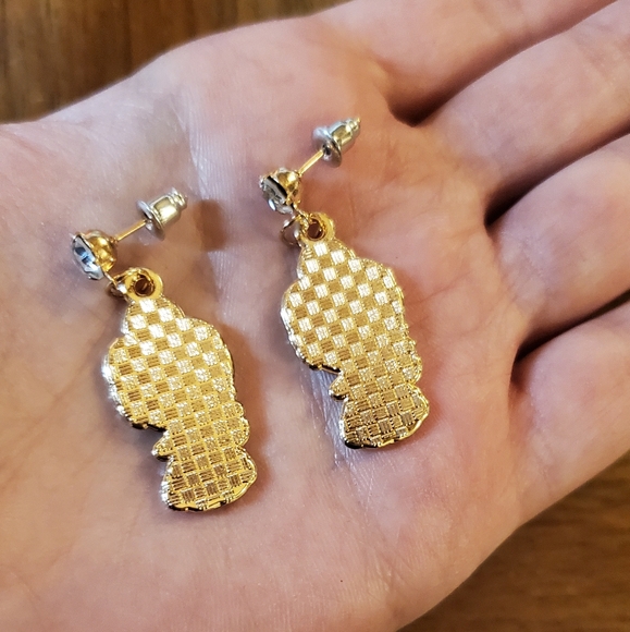 NWOT Beauty & the Beast Belle Earrings - Picture 4 of 4